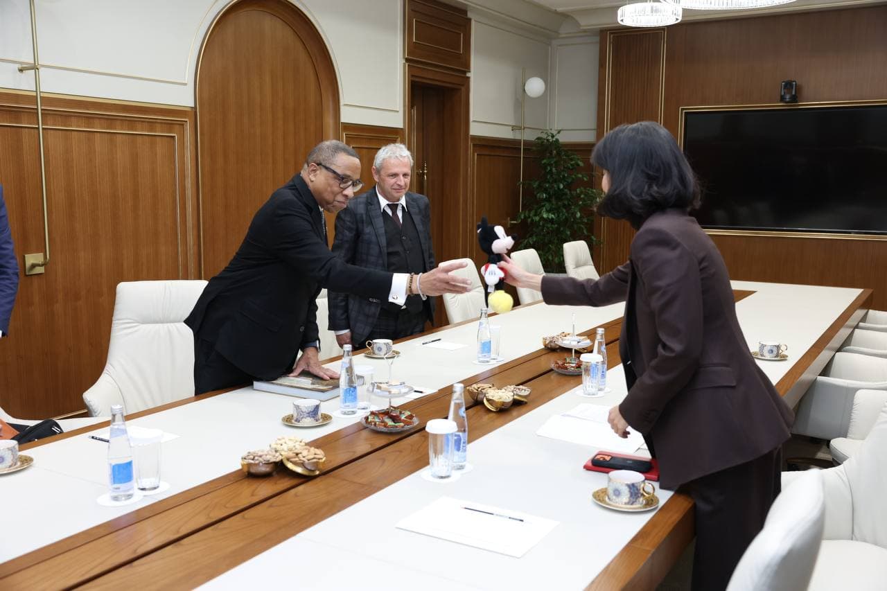 Saida Mirziyoyeva “Emmi” mukofotining 8 karra sovrindori Hayma Vashington bilan uchrashdi - 2