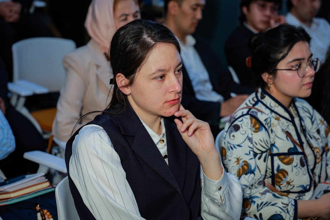 “Bolalar uchun yozamiz: ertak-romanlar” ijodiy tanlovida “Umid ovozi” nomli ertak-roman loyihasi bilan g‘olib bo‘lgan ijodkor Javlon Jovliyev: - 6