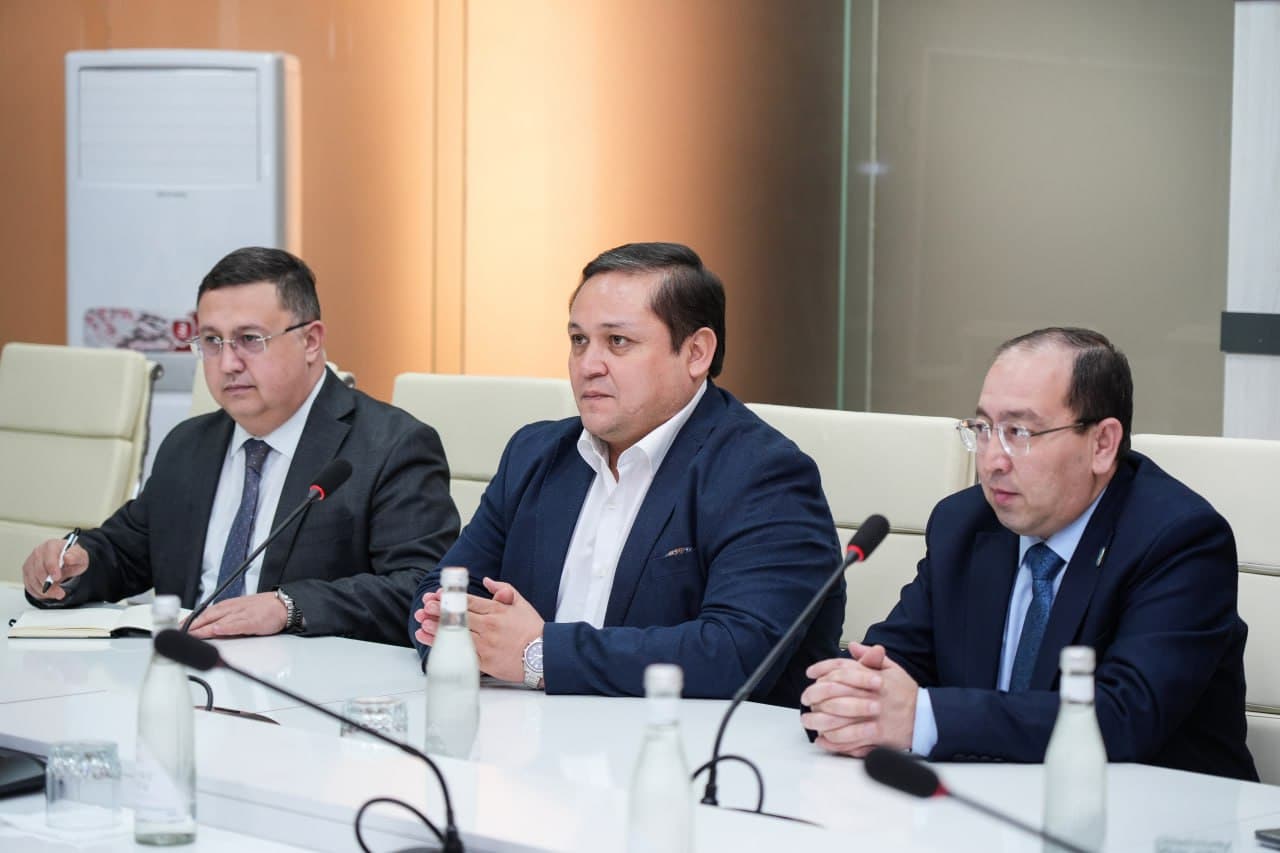 Oila va xotin-qizlar qömitasi hamda Bolalar kontentini rivojlantiriş markazi örtasida uçraşuv bölib ötdi - 3