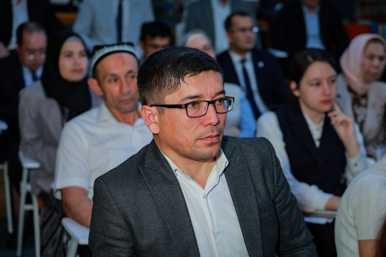 “Bolalar uçun yozamiz: ertak-romanlar” ijodiy tanlovida “Umid ovozi” nomli ertak-roman loyihasi bilan ğolib bölgan ijodkor Javlon Jovliyev: - 3